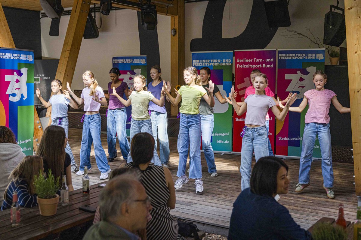 Awards-2026-Showgruppe-Foto-Sandra-Schürmans-0486